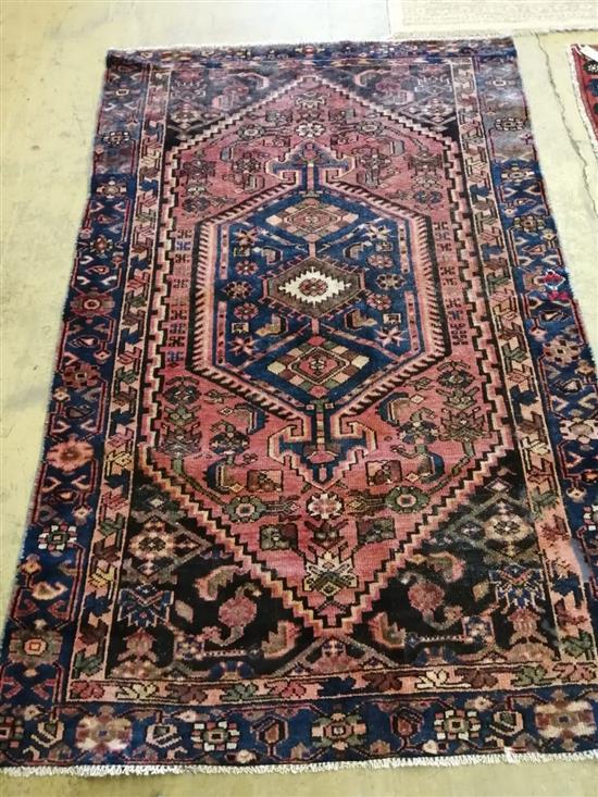 A Hamadan rug, 190 x 120cm